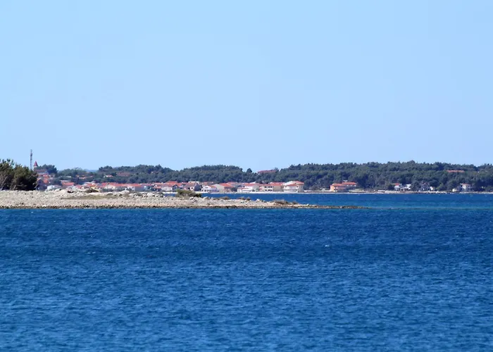 By The Sea - 18563 * Vir