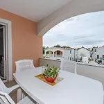 Apartment By The Sea - 18563 Vir