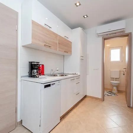 By The Sea - 18563 Apartment Vir