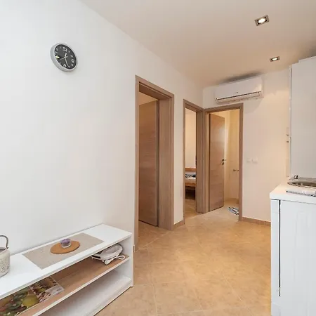 By The Sea - 18563 Apartment Vir