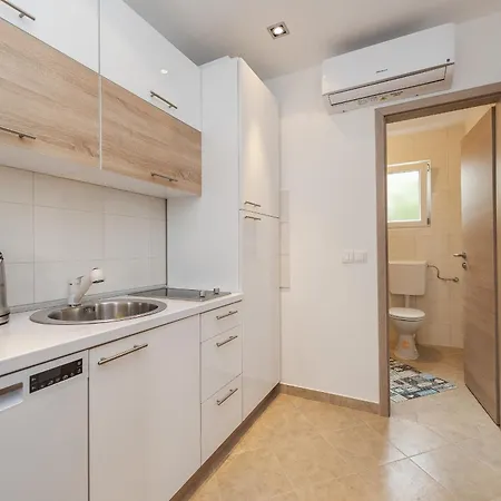 Apartament By The Sea - 18563 *