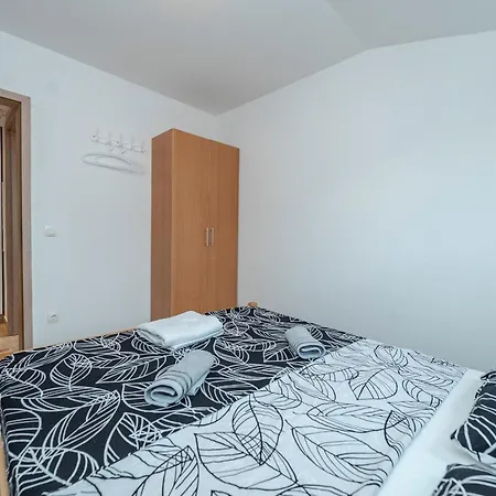 Apartment By The Sea - 18563