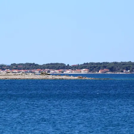 By The Sea - 18563 * Vir